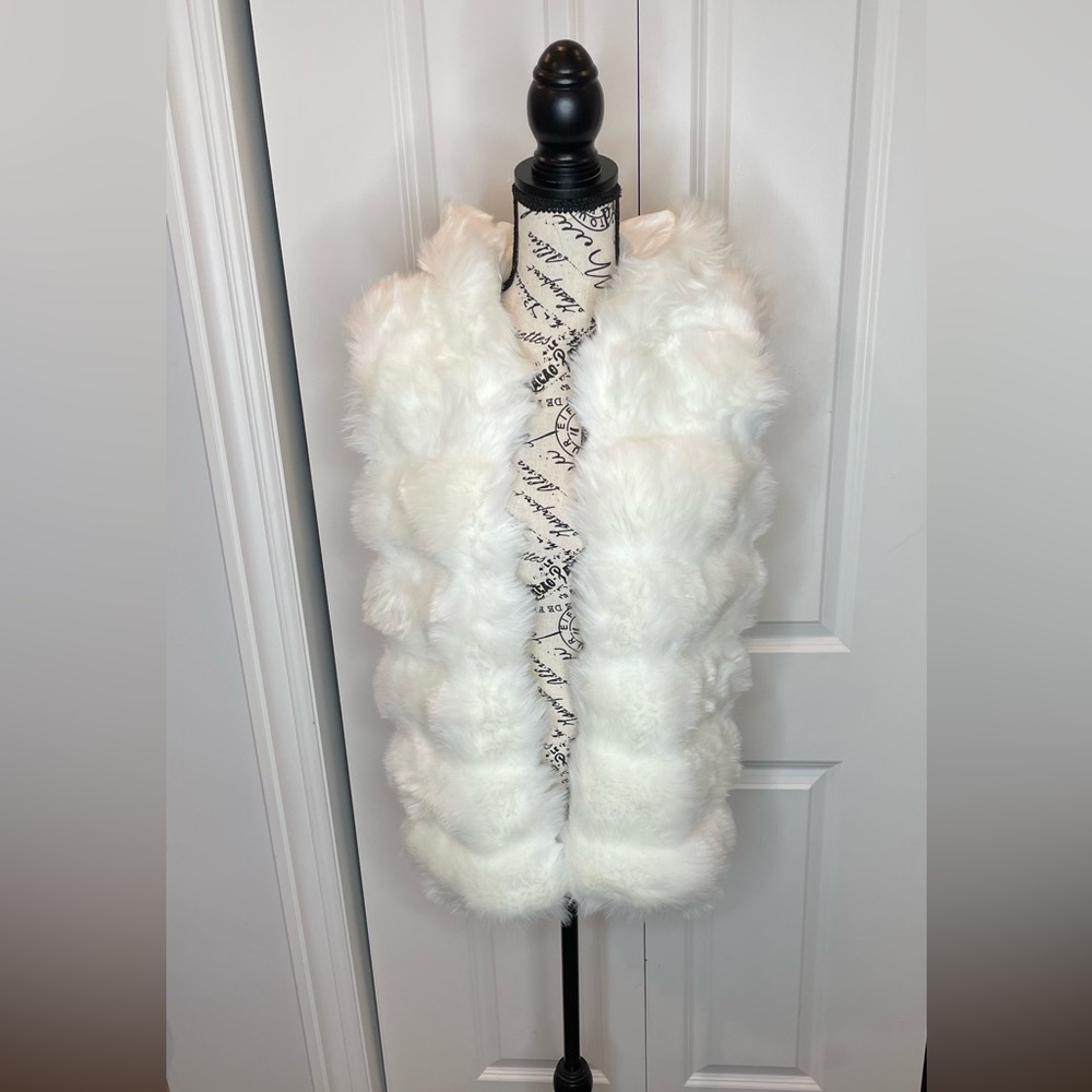 Faux fur white vest